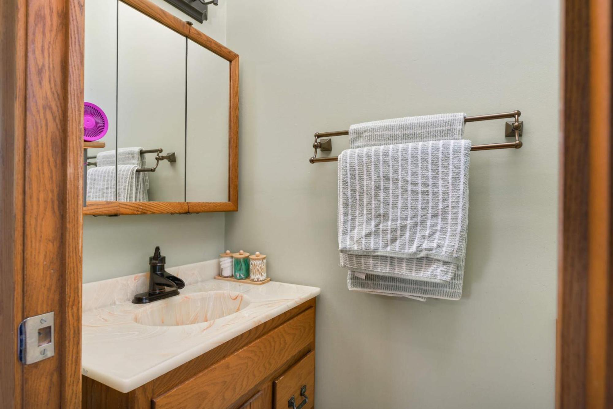 Cottage Grove Haven, Spacious 4-Bed, 3 Baths Retreat Esterno foto